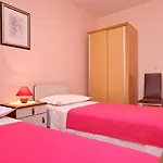 Apartments By The Sea Loviste, Peljesac - 10182 Loviste